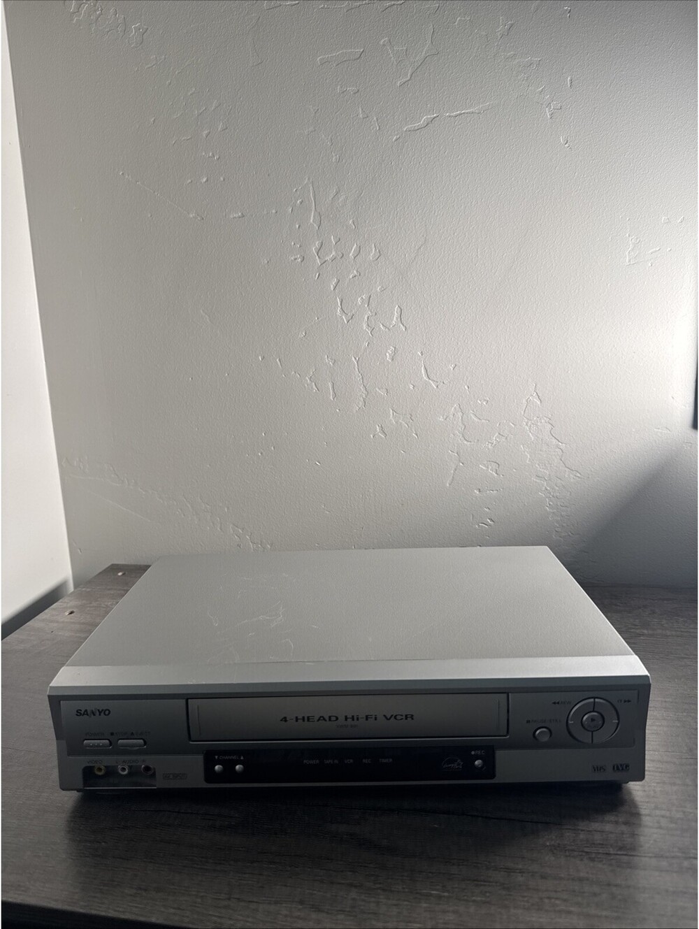 Sanyo VWM-900 VHS VCR Recorder Silver No Remote Tested Working Condition